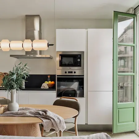 Mescit - 2 Bedrooms And Balcony In Eixample Dreta 아파트 바르셀로나