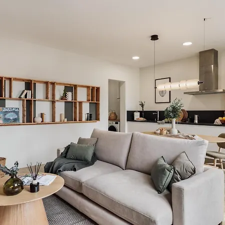 Mescit - 2 Bedrooms And Balcony In Eixample Dreta Barcellona