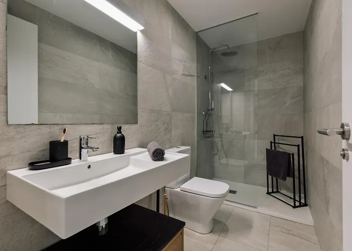 Mescit - 2 Bedrooms And Balcony In Eixample Dreta Barcelone