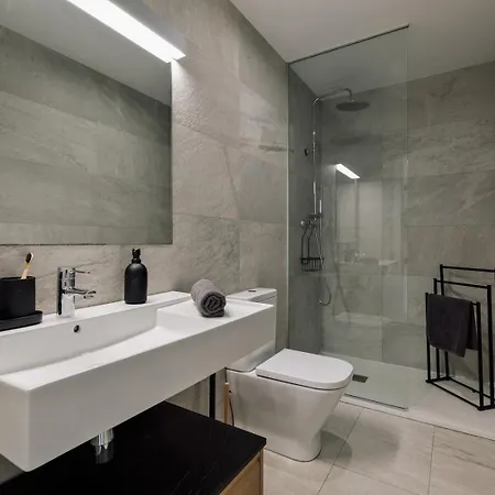 Mescit - 2 Bedrooms And Balcony In Eixample Dreta Barcelona