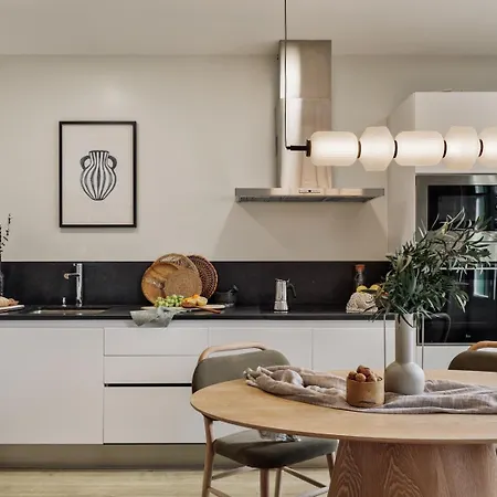 Mescit - 2 Bedrooms And Balcony In Eixample Dreta Apartment