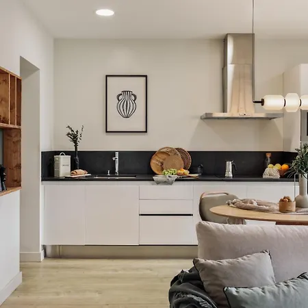 Mescit - 2 Bedrooms And Balcony In Eixample Dreta Apartment Barcelona